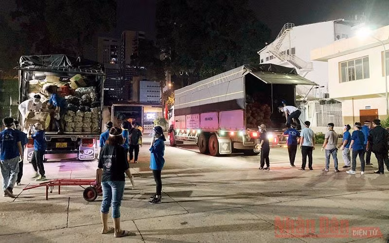 Những “chuyến xe yêu thương” hướng về thành phố mang tên Bác -0