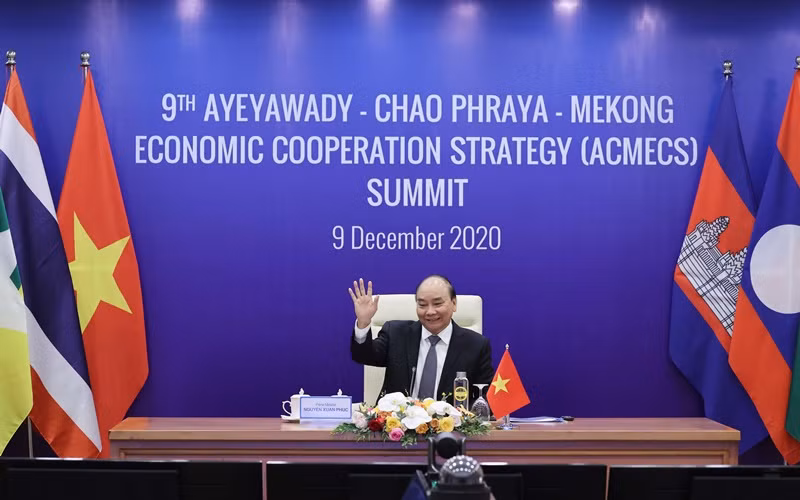 Thủ tướng Chính phủ Nguyễn Xuân Phúc đã tham dự HNCC Chiến lược hợp tác kinh tế Ayeyawady - Chao Phraya - Mê Công (ACMECS) lần thứ 9 theo hình thức trực tuyến. (Ảnh: Bộ Ngoại giao Việt Nam)