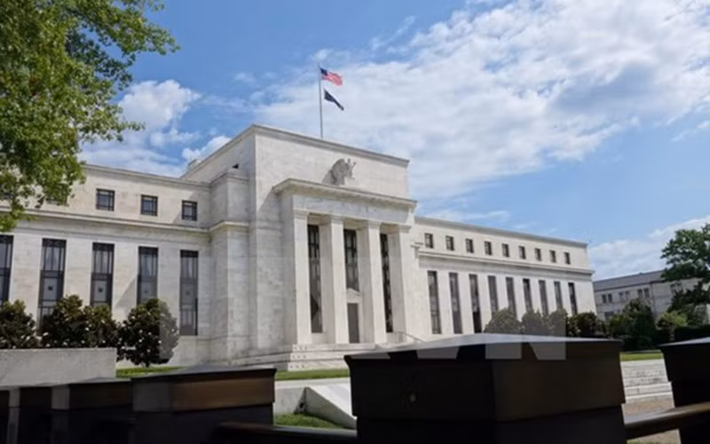Quang cảnh bên ngoài trụ sở FED ở Washington. (Ảnh: AFP/TTXVN)