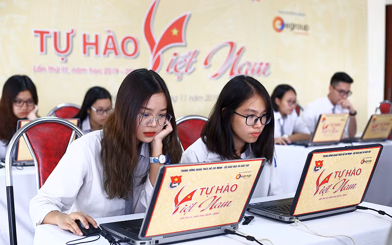 Các thí sinh tranh tài tại Lễ khai mạc Cuộc thi “Tự hào Việt Nam” lần thứ 3.