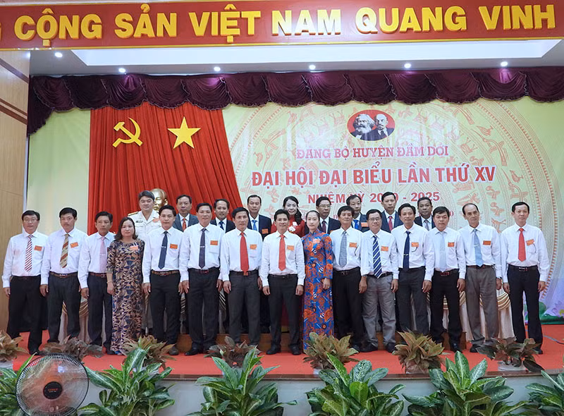 Trực tiếp bầu bí thư cấp ủy huyện ở Cà Mau -0