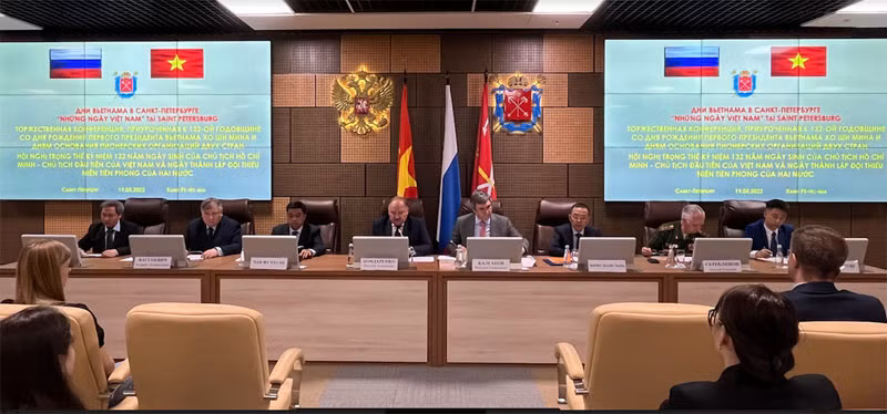 Kỷ niệm Ngày sinh Chủ tịch Hồ Chí Minh tại các thành phố của Nga và Ukraine -0