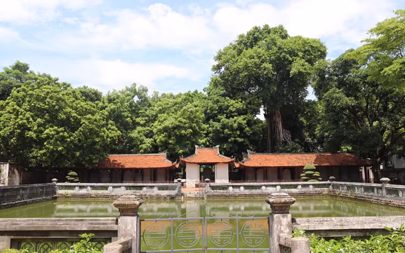 Di tích Văn Miếu - Quốc Tử Giám đang chờ ngày được mở cửa chính thức.