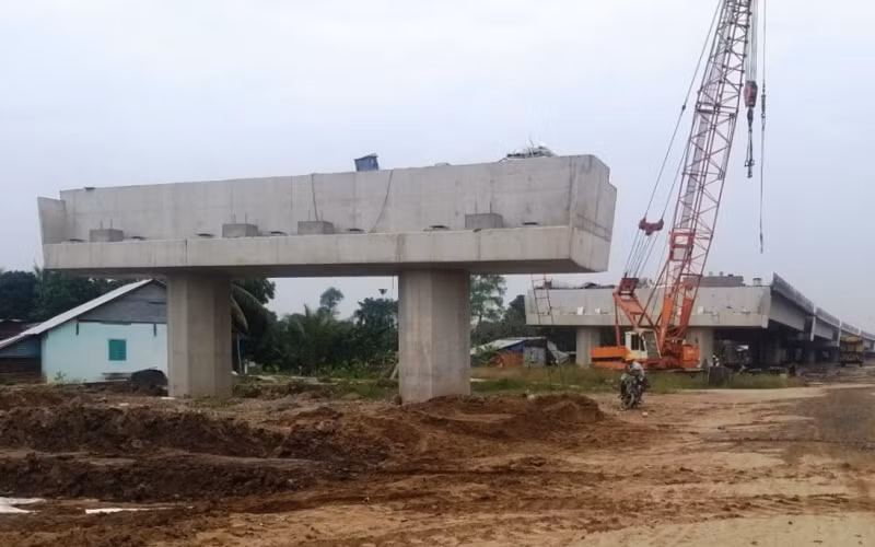 Hầu hết các mố cầu ở đường dẫn đã thi công xong.
