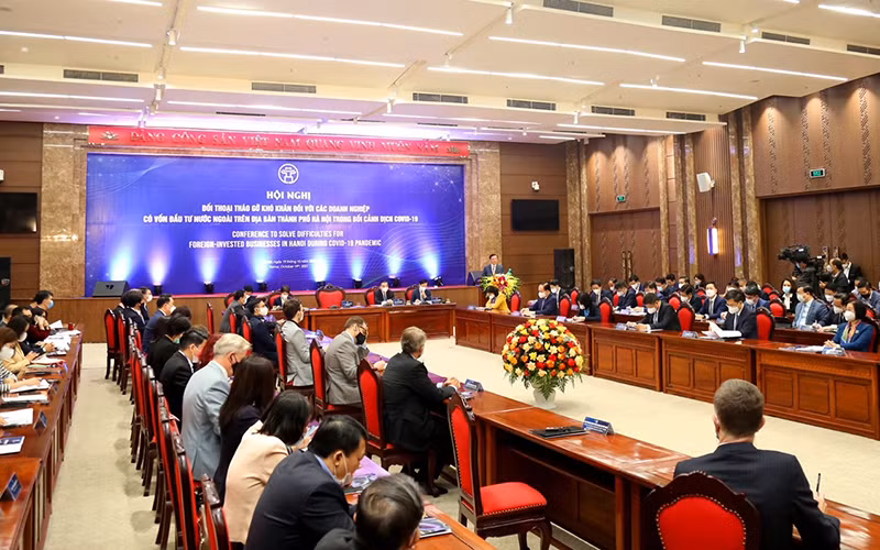 Hội nghị đối thoại tháo gỡ khó khăn cho doanh nghiệp FDI diễn ra sáng 19/10 (Ảnh: DUY LINH)
