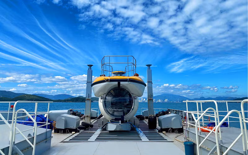 Vinpearl Submarine Nha Trang – Tàu ngầm du lịch bằng kính đầu tiên trên thế giới.