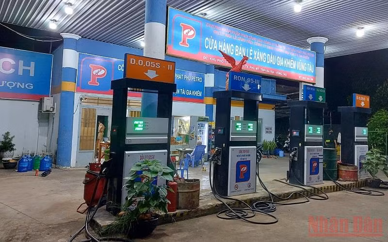 Hiện trường cây xăng Gia Khiêm Vũng Tàu được phong tỏa để điều tra làm rõ.