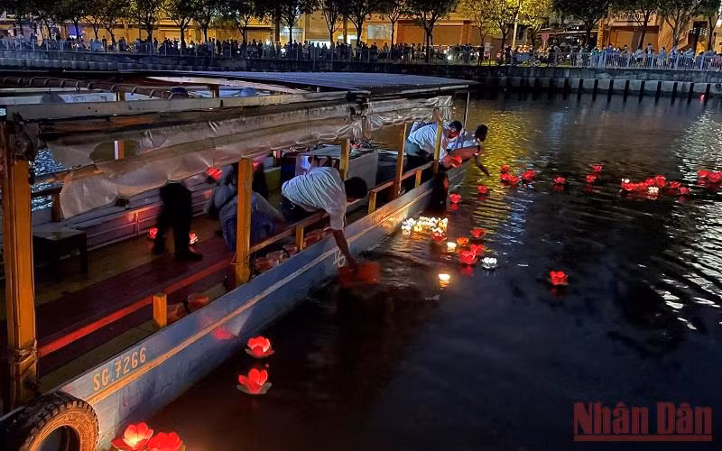Lễ tưởng niệm đồng bào tử vong và cán bộ, chiến sĩ hy sinh trong đại dịch Covid-19 -0