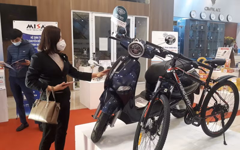 Giới thiệu các sản phẩm công nghiệp chủ lực thành phố Hà Nội năm 2021 đến người tiêu dùng.