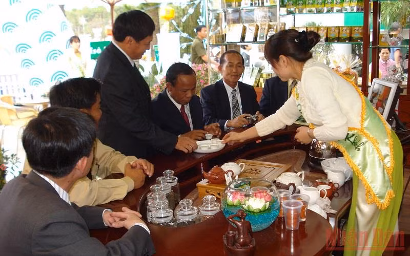 Tiệc trà.