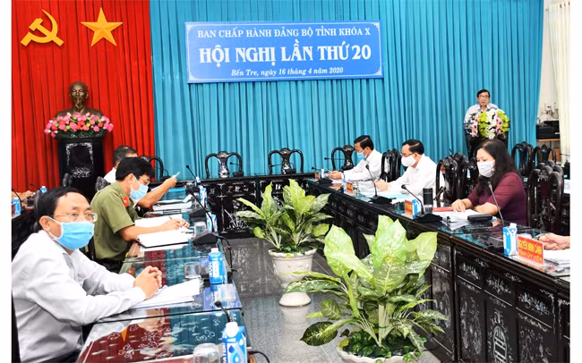 Việc đăng ký làm theo Bác được bàn bạc và thống nhất trong các cuộc hội nghị Tỉnh ủy Bến Tre.