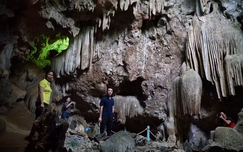 Khám phá động Thiên Hà hấp dẫn, độc đáo ở Ninh Bình -0