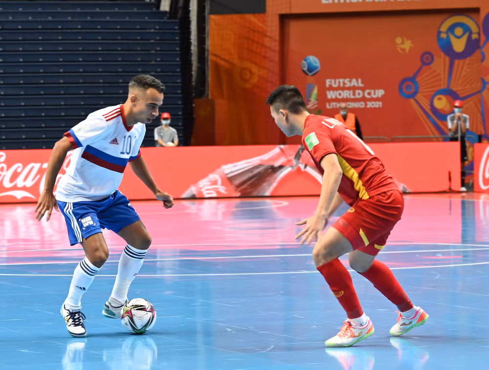Mang ý chí kiên cường, đội tuyển futsal Việt Nam thua sát nút 2-3 Nga -0
