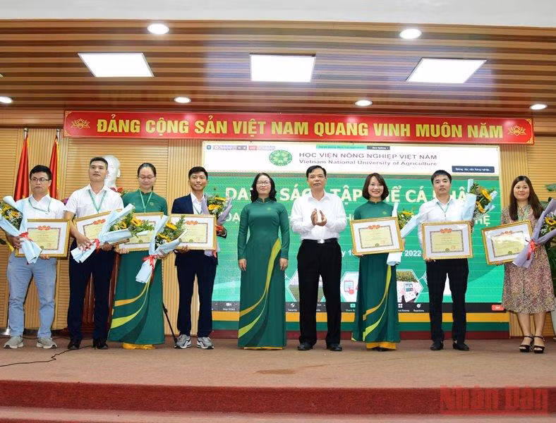 Vinh danh các giảng viên Học viện nông nghiệp có thành tích cao trong giảng dạy và nghiên cứu khoa học.