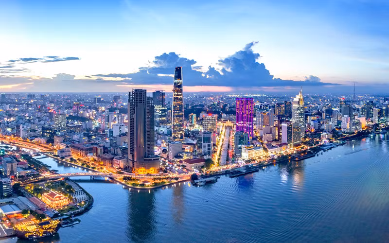 Việt Nam là điểm đến lý tưởng cho những người nước ngoài muốn tiết kiệm tiền trong khi vẫn được hưởng cuộc sống tốt nhất. (Ảnh: TP Hồ Chí Minh/ LONELYPLANET)