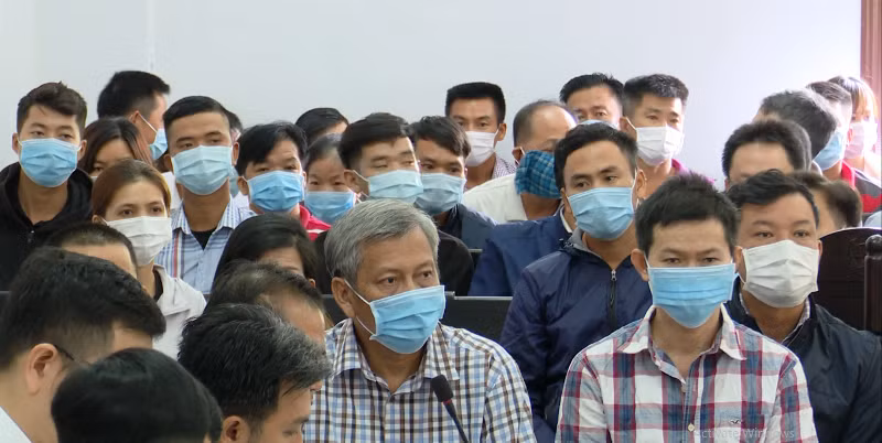 Xét xử Trịnh Sướng và đồng phạm vụ sản xuất, buôn bán xăng giả -0