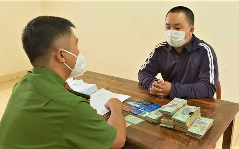 Đối tượng Phạm Vũ Quang Trường tại cơ quan công an.