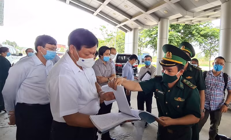 Cần kiểm soát chặt tuyến biên giới Long An -0
