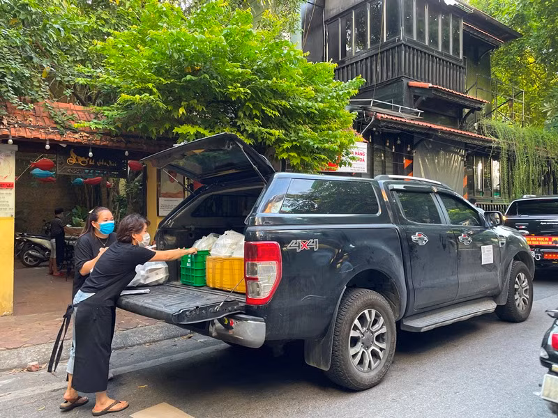 Ấm lòng những suất cơm nghĩa tình -0