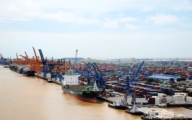 Cảng Đình Vũ (TP Hải Phòng).