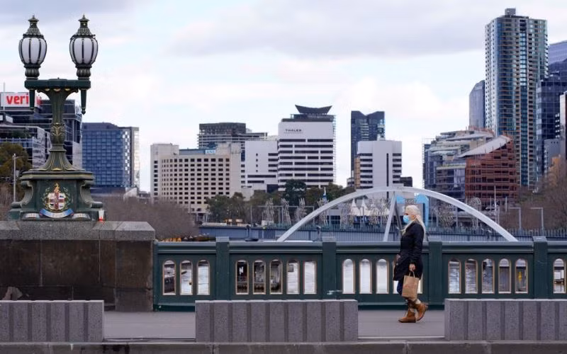 Đà tăng ca nhiễm Covid-19 ở Australia đang chững lại, theo sau chiến dịch tăng cường tiêm chủng ở nước này. (Ảnh: Reuters)