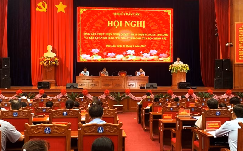Bí thư Tỉnh ủy Đắk Lắk Nguyễn Đình Trung phát biểu tại hội nghị.