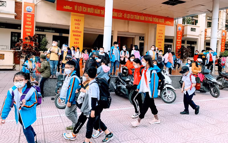 Học sinh đến lớp học trực tiếp của các trường học tại Hải Phòng đang tiếp tục gia tăng trở lại.