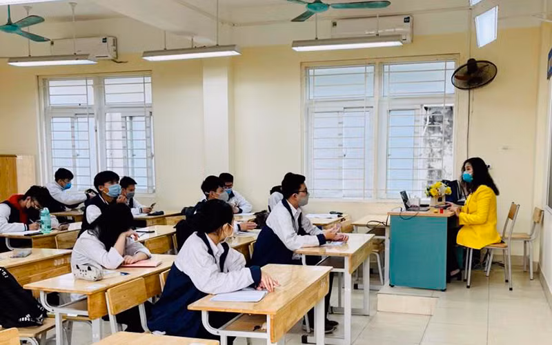 Một giờ học của học sinh lớp 12 Trường Trung học phổ thông Trần Nhân Tông, quận Hai Bà Trưng.