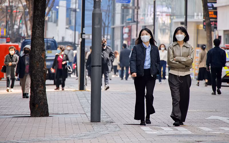 Đường phố tại thủ đô Seoul, ngày 16/3. (Ảnh: Reuters)