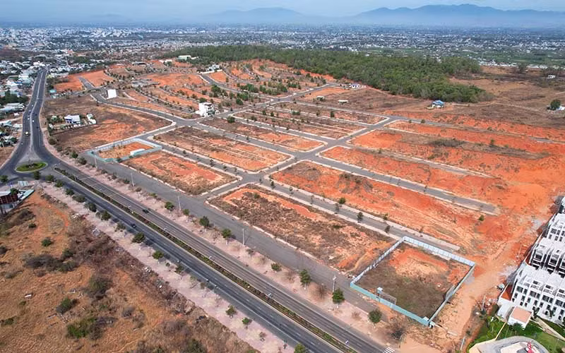 Dự án Khu thương mại dịch vụ và dân cư Tân Việt Phát 2, diện tích 92.600,9m2 thuộc quỹ đất 2 bên đường 706B phường Phú Hài, TP Phan Thiết (Bình Thuận).