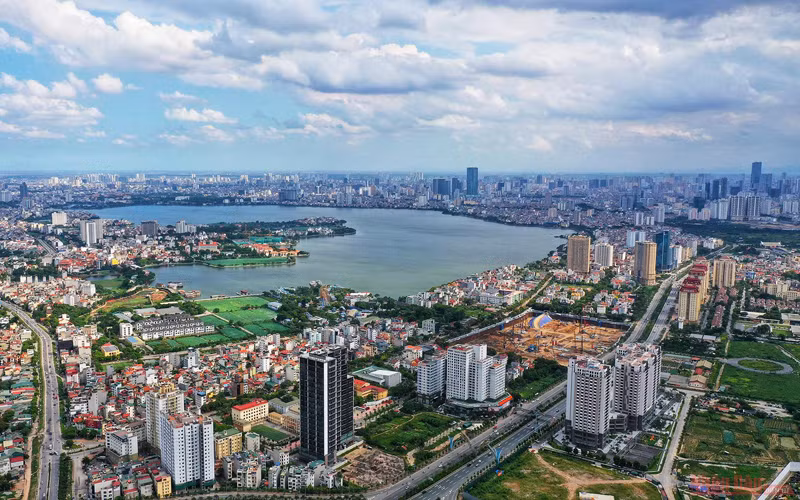 Toàn cảnh Hồ Tây, Hà Nội (Ảnh: Báo Nhân Dân)