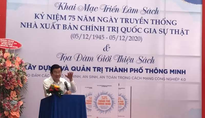 Nguyên Chủ tịch nước Trương Tấn Sang phát biểu tại buổi tọa đàm.