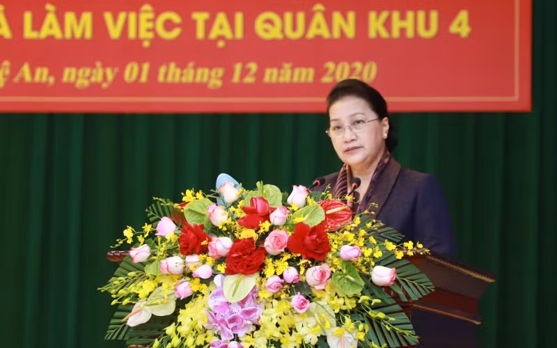Chủ tịch Quốc hội Nguyễn Thị Kim Ngân thăm và làm việc với Quân khu 4 -0