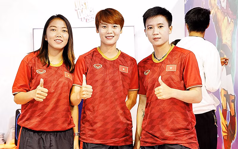Huỳnh Như, Hải Yến, Tuyết Dung (từ trái qua) được mời sang Bồ Đào Nha thi đấu. Ảnh | NVCC