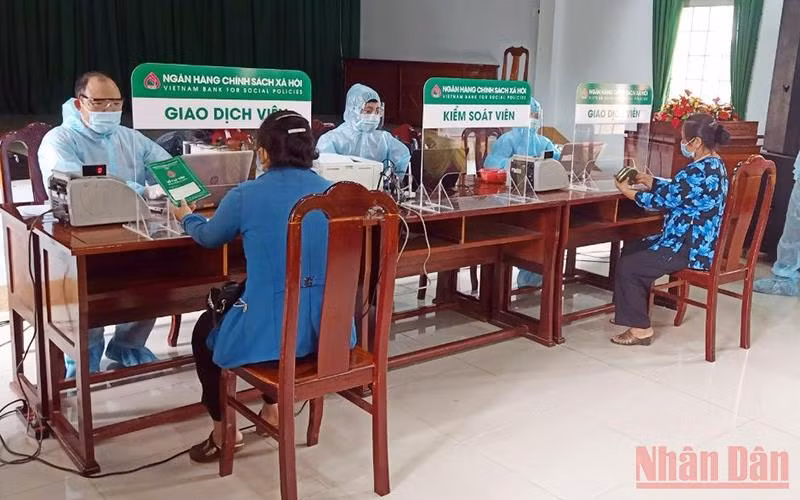 Điểm giao dịch vay vốn của Ngân hàng Chính sách xã hội huyện Phú Giáo, tỉnh Bình Dương. (Ảnh: VIỆT PHONG, ĐÔNG DƯ)