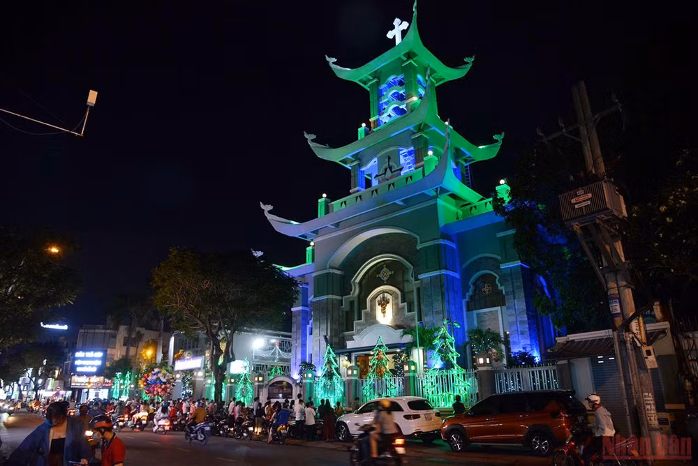 Một mùa Giáng sinh đặc biệt của 2 thành phố lớn Hà Nội và thành phố Hồ Chí Minh -0