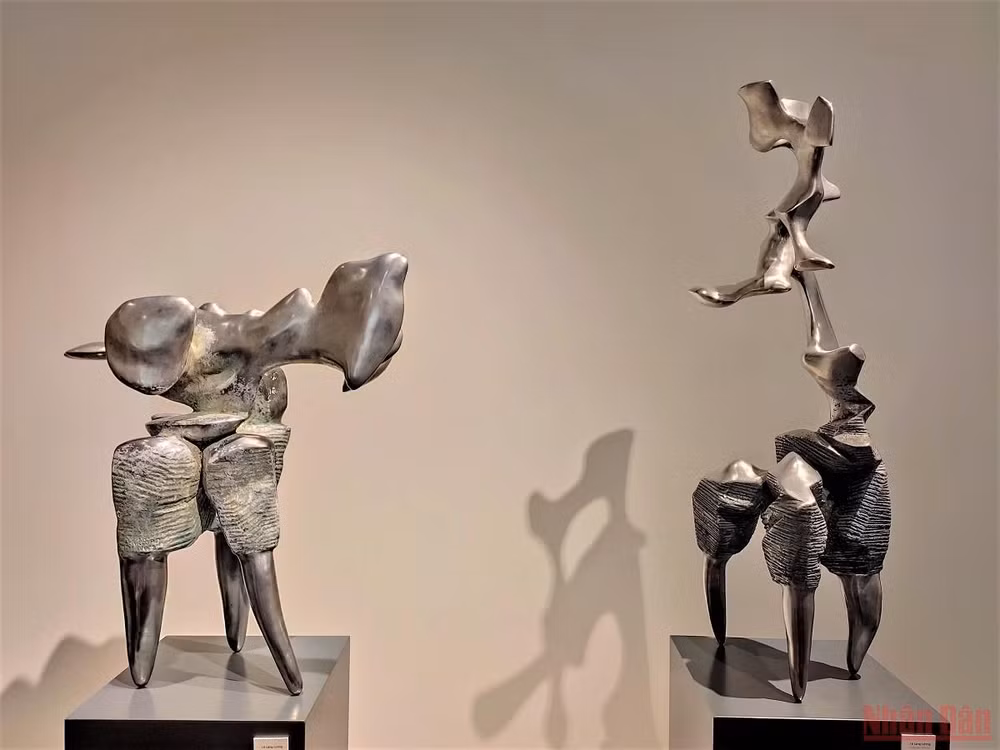Điêu khắc đương đại Việt Nam trong “Đường tới ánh dương” -0