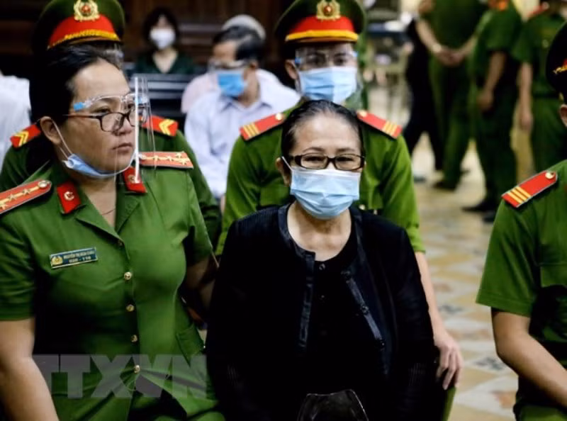 Tuyên phạt bà Bạch Diệp án chung thân, ông Nguyễn Thành Tài 5 năm tù -0