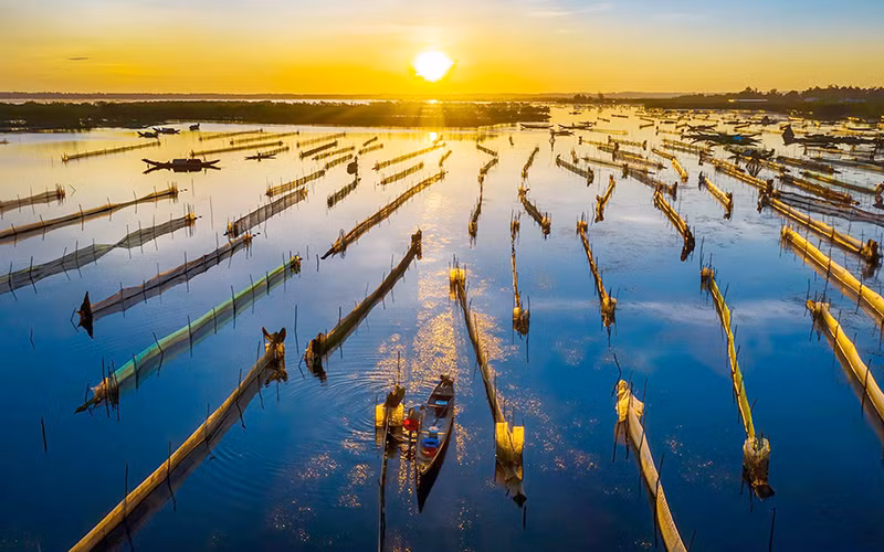 Bình minh trên phá Tam Giang (Thừa Thiên Huế). Ảnh: Nguyễn Quang Ngọc
