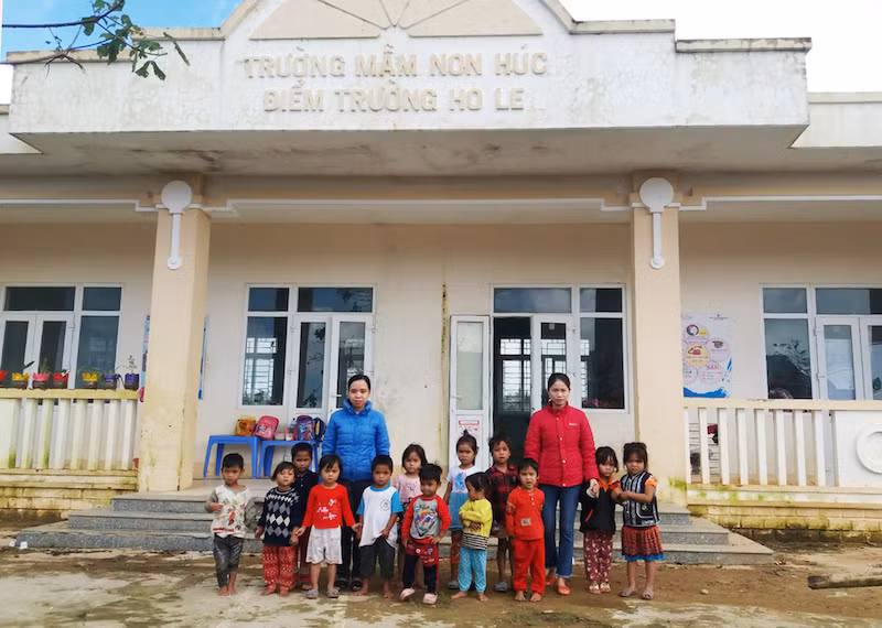 Những cô giáo ngược núi dạy chữ -0