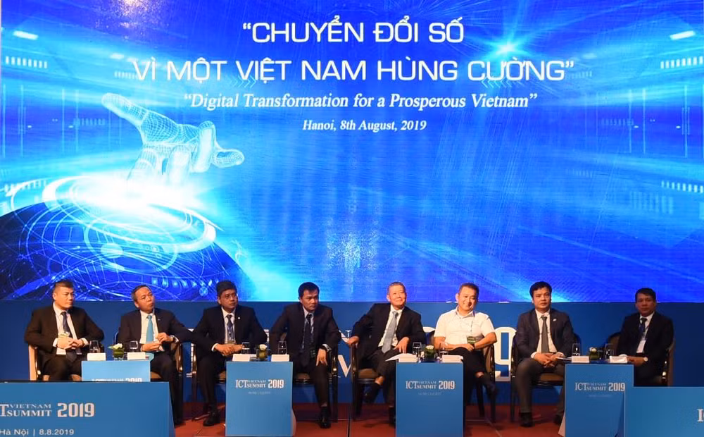 Tọa đàm Chuyển đổi số vì một Việt Nam hùng cường tại Diễn đàn Cấp cao CNTT - Vietnam ICT Summit 2019.