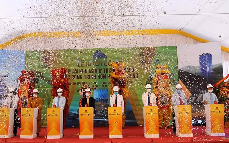 Khởi công xây dựng khu nhà ở thương mại và các công trình hỗn hợp, dịch vụ, với điểm nhấn là toà tháp 45 tầng, cao nhất khu vực Tây Bắc hiện nay.