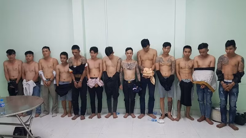Các đối tượng bị tạm giữ.