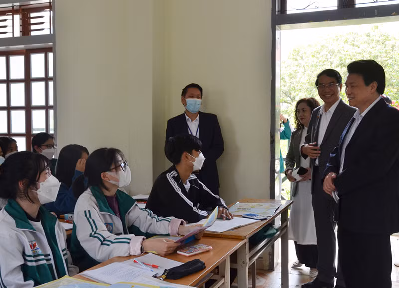Bộ Giáo dục và Đào tạo làm việc với tỉnh Sơn La -0