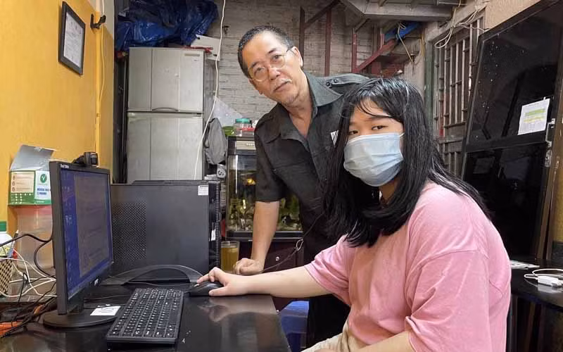 Hà Nội tiếp tục hỗ trợ máy tính cho học sinh và công bố kho học liệu điện tử -0