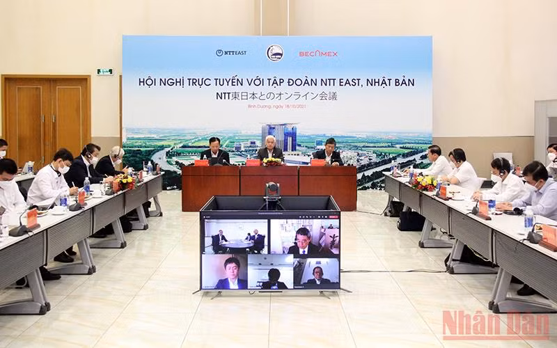Hội nghị trực tuyến với Tập đoàn NTT East.