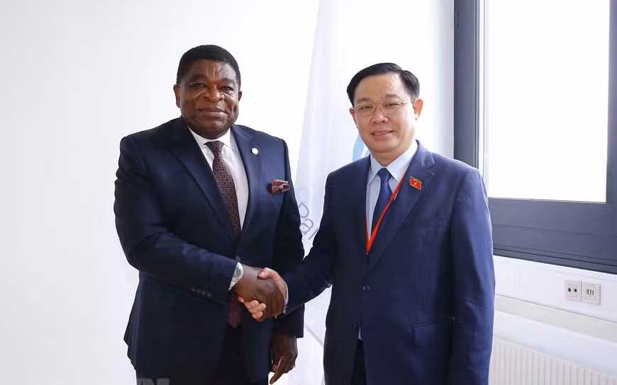 Chủ tịch Quốc hội Vương Đình Huệ gặp Tổng Thư ký IPU Martin Chungoong. (Ảnh: Doãn Tấn/TTXVN)