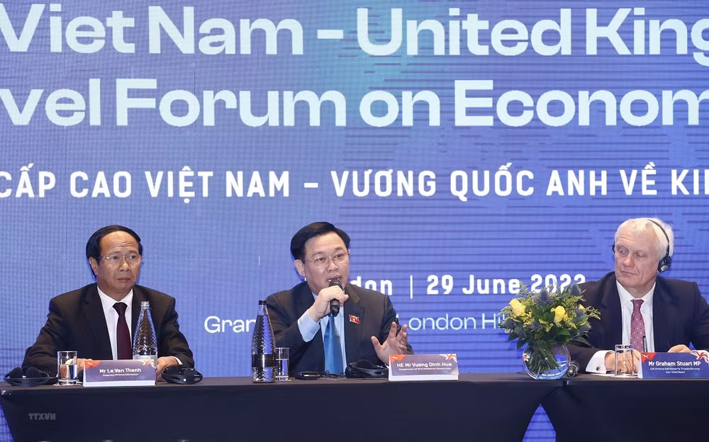 Chủ tịch Quốc hội Vương Đình Huệ phát biểu. (Ảnh: TTXVN)