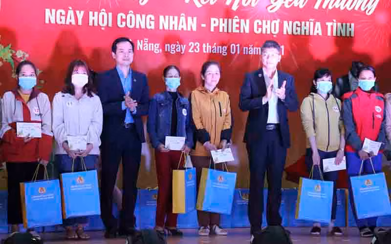 Tết ấm hơn với người lao động -0