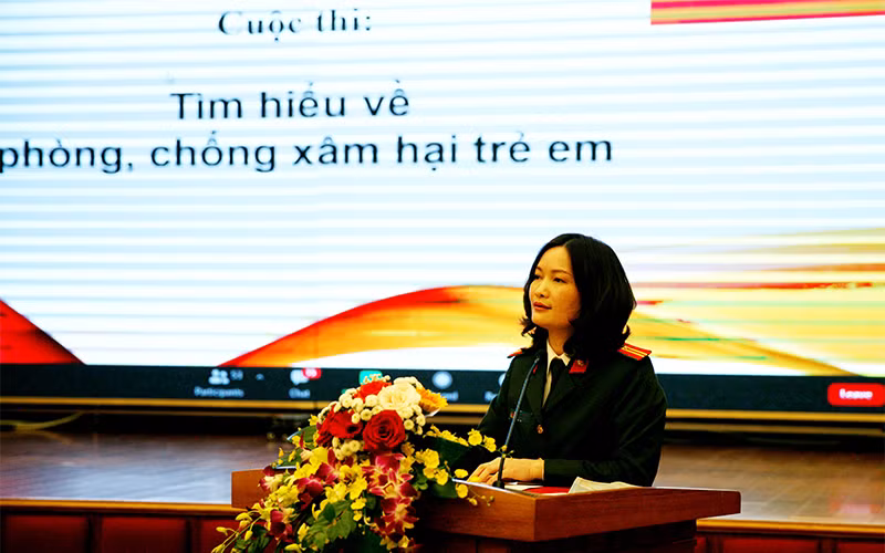 Trao giải cuộc thi trắc nghiệm trực tuyến 